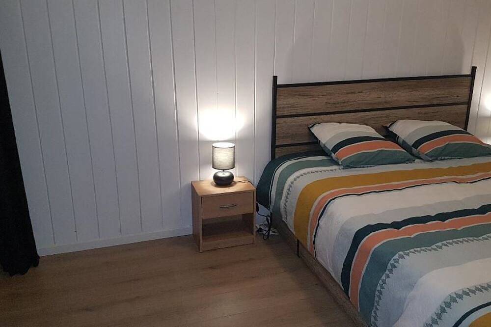 Apartamento entero, Large family apartment with garden, in the heart of town. Pets welcome. in Casteljaloux, Nérac region