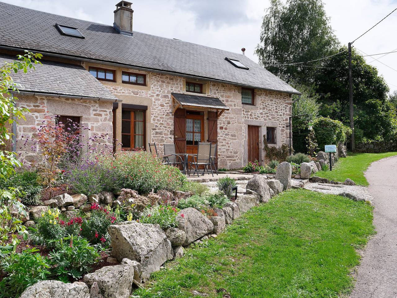 Charmantes Waldhaus mit großem Garten in Montbard und Umgebung