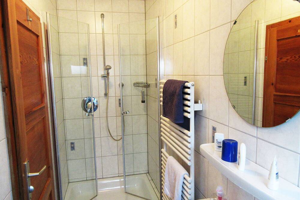 Ganze Wohnung, Ferienwohnung Feichtlhof bis 7 Personen, Balkon, 100 qm in Taching am See, Rupertiwinkel