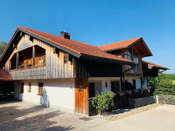 Ferienwohnung für 4 Personen, mit Balkon, kinderfreundlich in Wackersberg