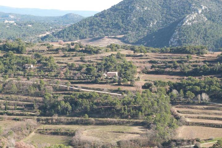 Location de vacances pour 4 personnes, avec vue ainsi que piscine et jardin à Lafare