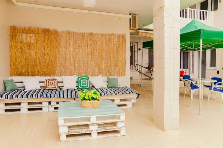 Apartamento para 11 personas, con balcón en Los Nietos