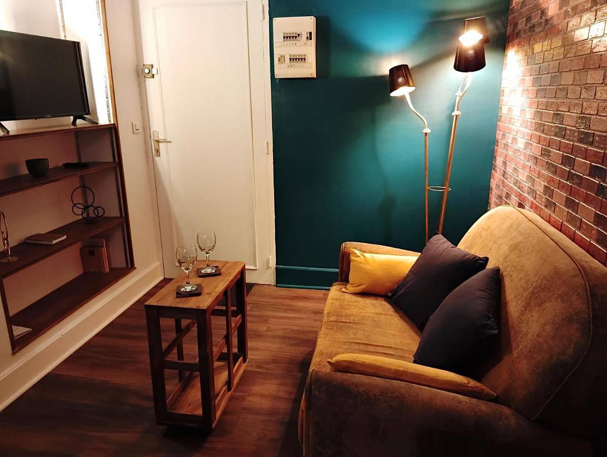 Appartement entier, One-Bedroom Apartment in Villedieu-sur-Indre, Région de Châteauroux