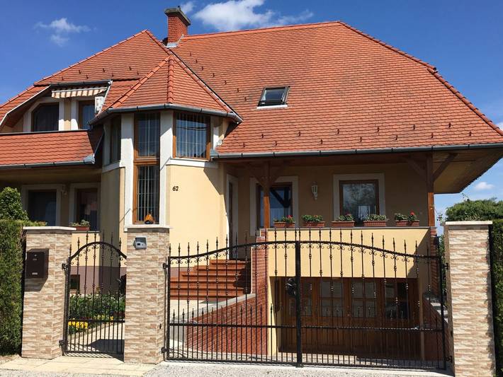 Ferienwohnung für 2 Personen, mit Balkon und Garten