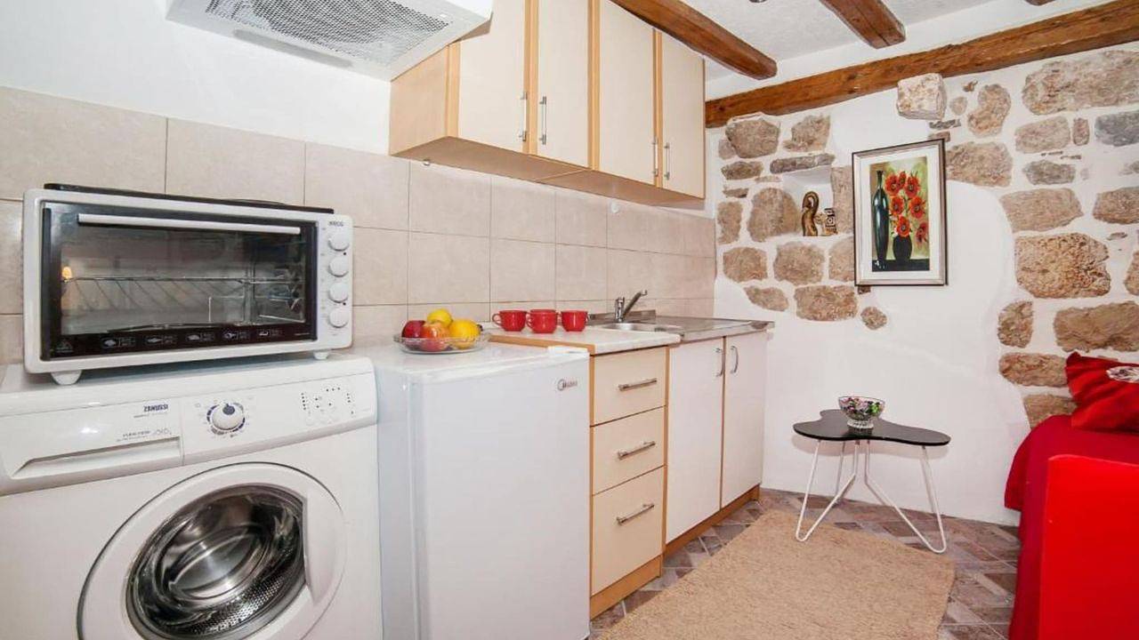 Ganze Ferienwohnung, Ferienwohnung für 2 Personen (15 m²) in Kotor in Kotor, Opština Kotor