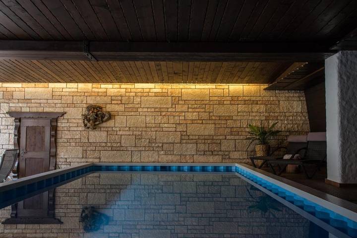 Location de vacances pour 2 personnes, avec jardin et sauna ainsi que piscine et vue, adapté aux familles dans Partenen - 4