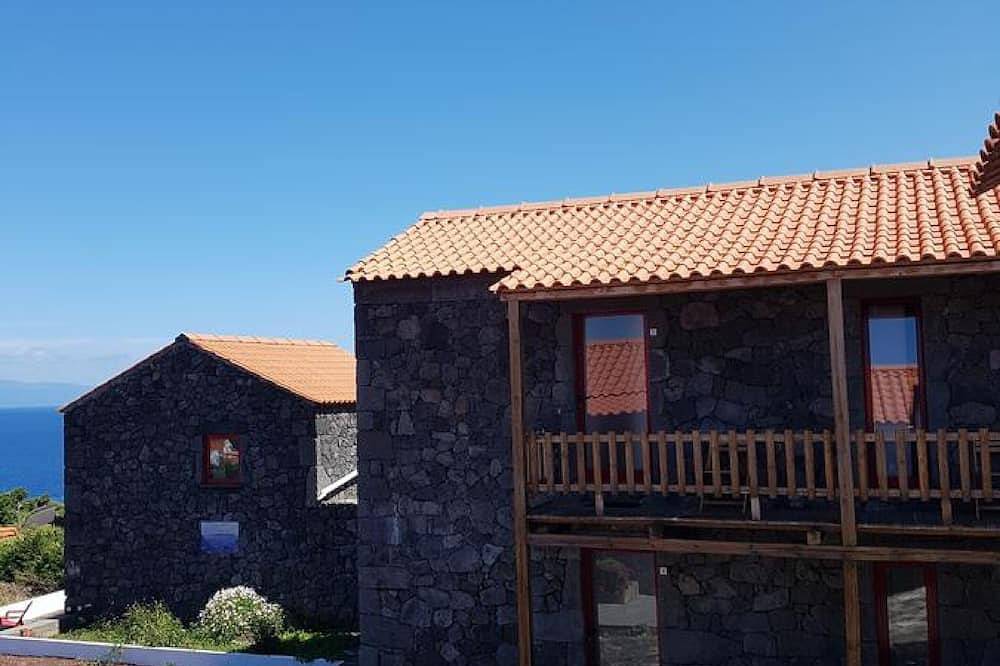Astonishing Double Room in Sao Roque do Pico in São Roque do Pico, Ilha do Pico