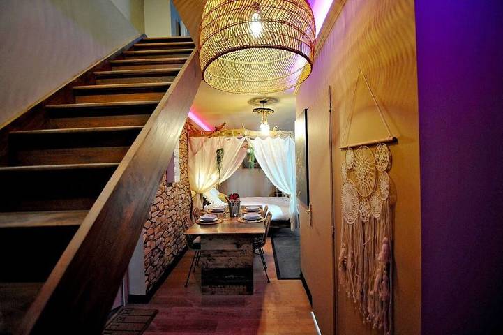 Ganze Wohnung, Évasion Safari luxe, Private Xxl Spa, Cinema screen, Waterfall, Sleeps 4 in Bourgoin-Jallieu, La Tour-du-Pin und Umgebung