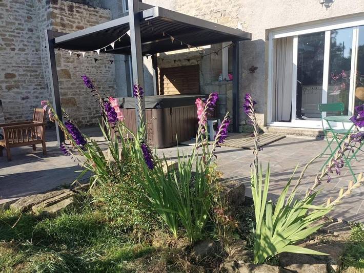 Location de vacances pour 10 personnes, avec terrasse ainsi que jardin et jacuzzi dans Champigny-sous-Varennes