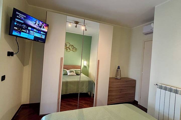 Entire apartment, Mazzini28, A1 Caserta North, Royal Palace, concerts, Naples, coast, southern Italy in Casapulla, Caserta Province