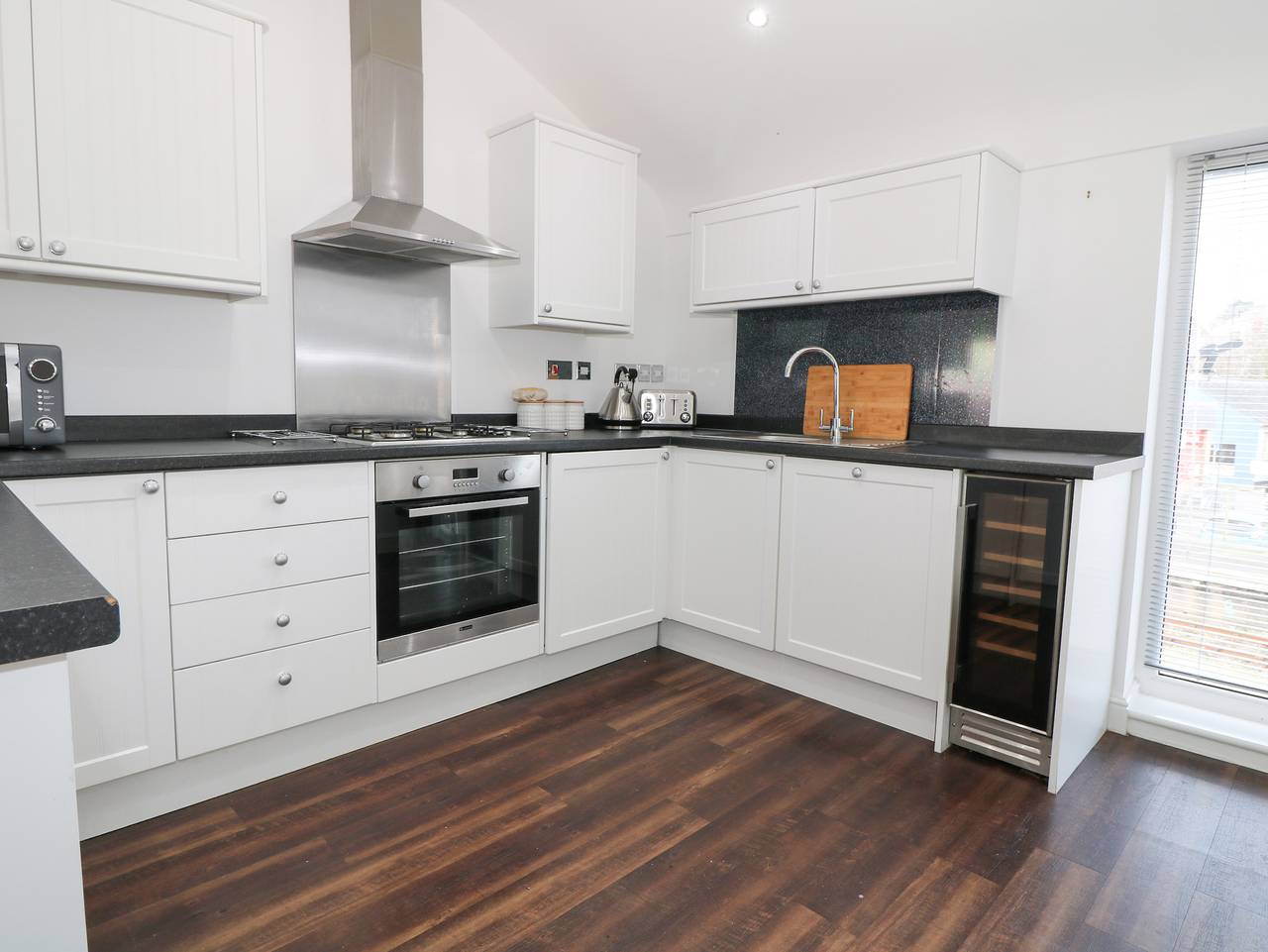 8 Marina View in Pwllheli, Gwynedd