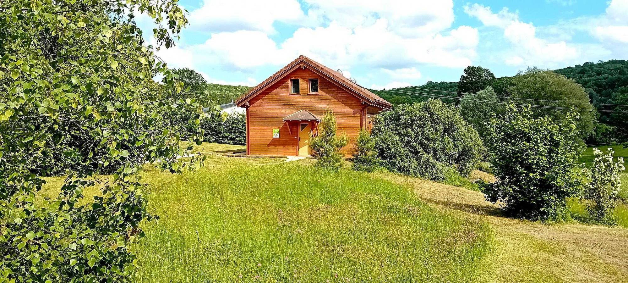 Casa rural junto al lago: WiFi, TV, Jardín, Chimenea in Doucier, Lago de Chalain