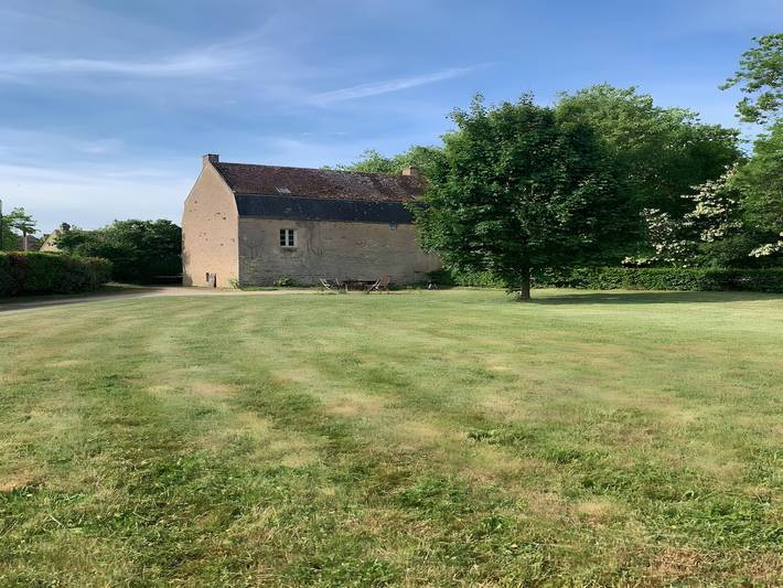 Location de vacances pour 9 personnes, avec Terrasse ainsi que Jardin et Vue à Vault-de-Lugny