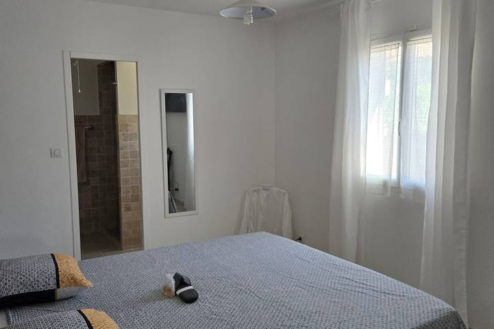 Location de vacances pour 8 personnes, avec jardin à Signes - 3