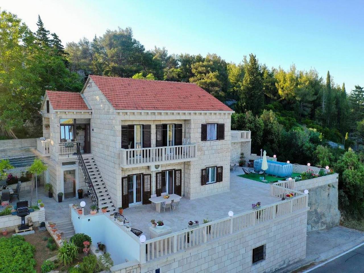 Ganze Wohnung, Ferienwohnung für 8 Personen mit Garten in Selca, Povlija, Selca und Sumartin