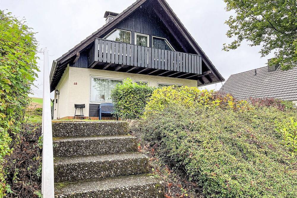 Atemberaubendes alleinstehendes Ferienhaus mit  W-Lan, Tv, Terrasse und Haustiere erlaubt in Oberaula, Knüllgebirge