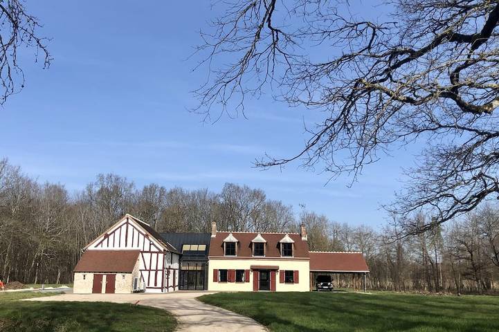 Gîte pour 11 personnes, avec jardin, animaux acceptés à Vimory