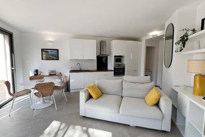 Gîte pour 6 personnes, avec jardin, animaux acceptés dans Plage de la Baumette