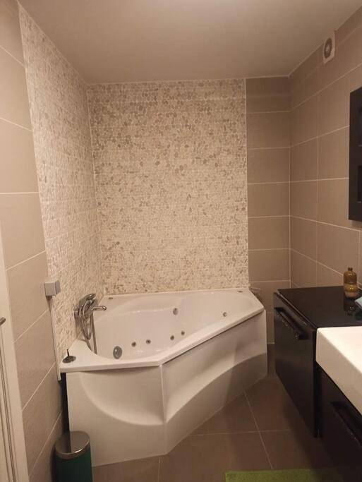 Apartamento entero, One-Bedroom Apartment in Amberes, Región de Amberes