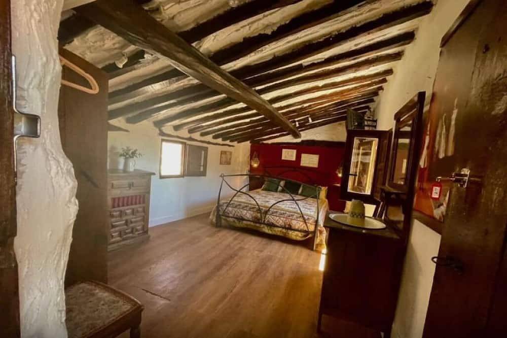 Riojania Slow - Classic Triple Room in La Rioja Province