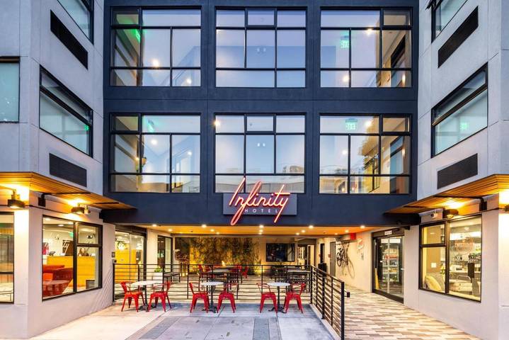 Hotel para 4 personas, con terraza y jardín - 1