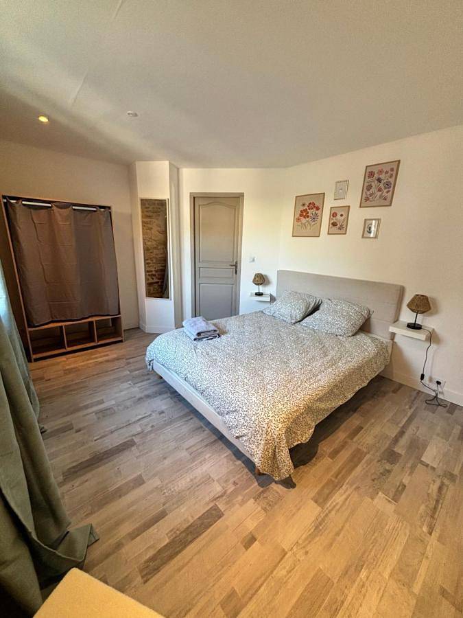Location de vacances pour 8 personnes, avec terrasse et jardin à Châtenoy-le-Royal - 4