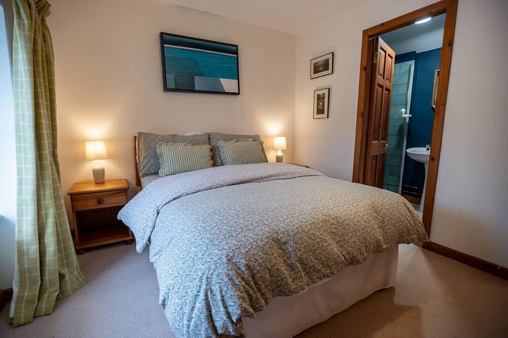 Ty Bach - sleeps 2 guests  in 1 bedroom in Llanberis, Llyn Padarn