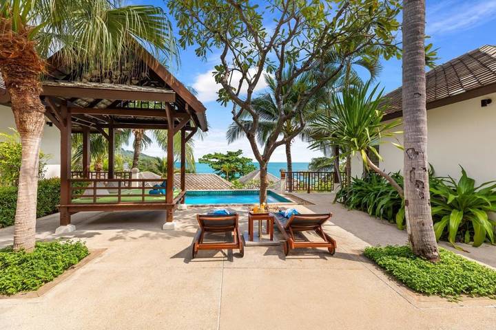 Villa pour 7 personnes, avec vue ainsi que balcon et piscine