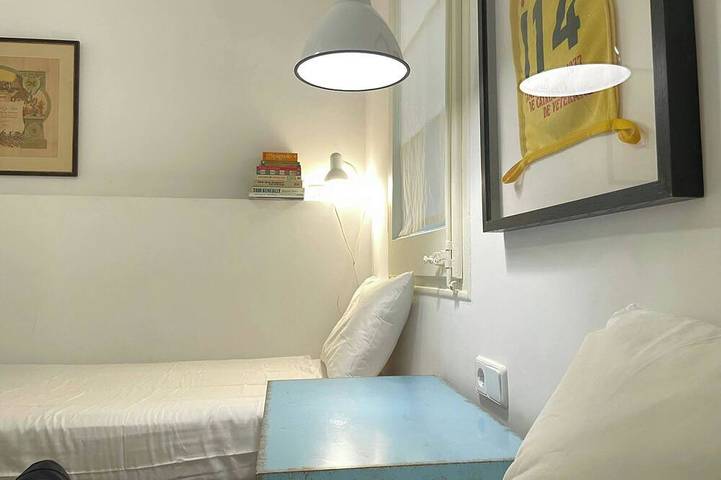 Apartamento entero, F3- Spacious 2 bedroom. Sarrià - Hospital Clinic in Centro Barcelona, Barcelona