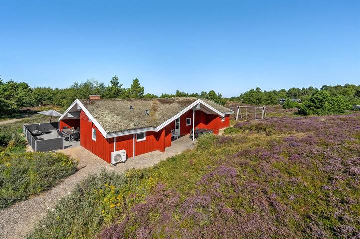 Ferienhaus für 10 Personen, mit Terrasse und Sauna sowie Whirlpool in Biikebrennen