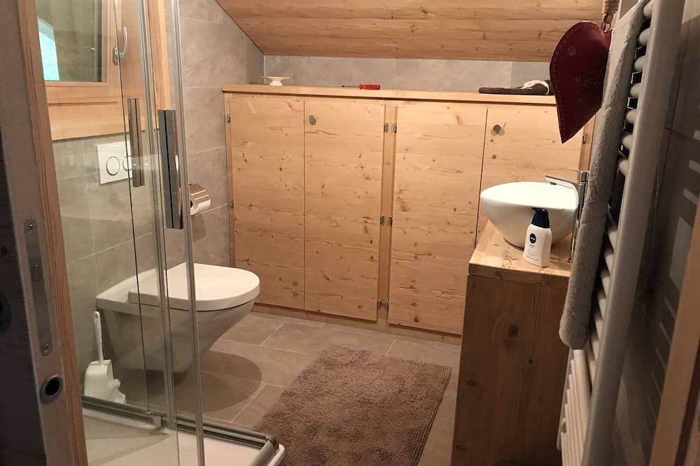 Chez Follo Formidable Mayen in old wood in Mase, Mont-Noble