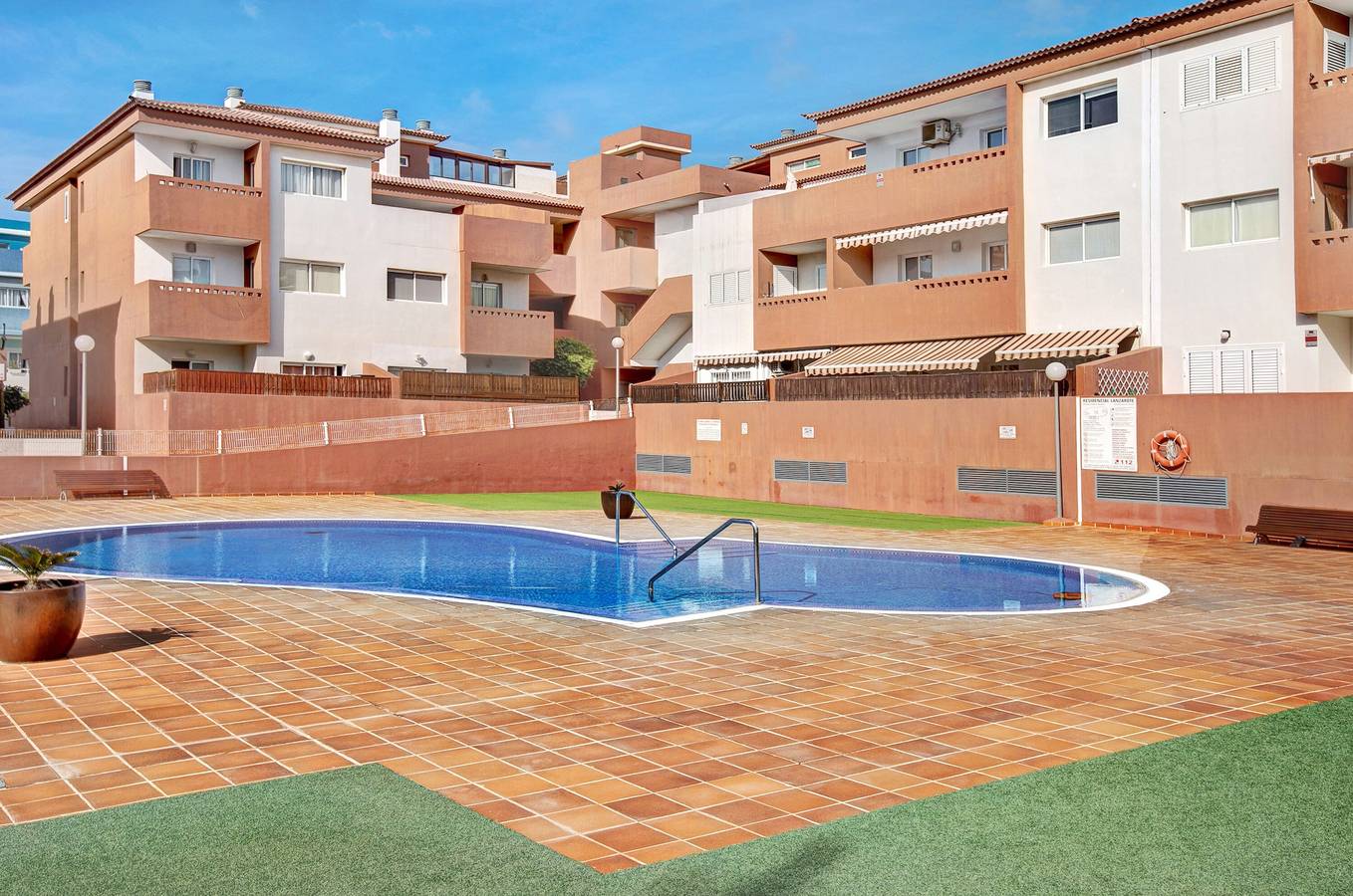Apartamento entero, Apartamento vacacional 'Puertito Guimar' con terraza compartida, balcón y Wi-Fi in Puertito de Güímar, Güímar