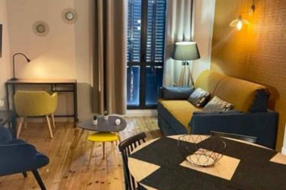 Entire apartment, 4-person air-conditioned apartment 1 bedroom + sofa bed Cliersou 103 in Châtel-Guyon, Riom region