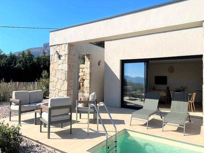 Location de vacances pour 4 personnes, avec piscine à Afa