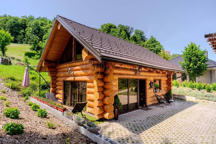 Chalet für 4 Personen, mit Whirlpool und Terrasse in Slowenien