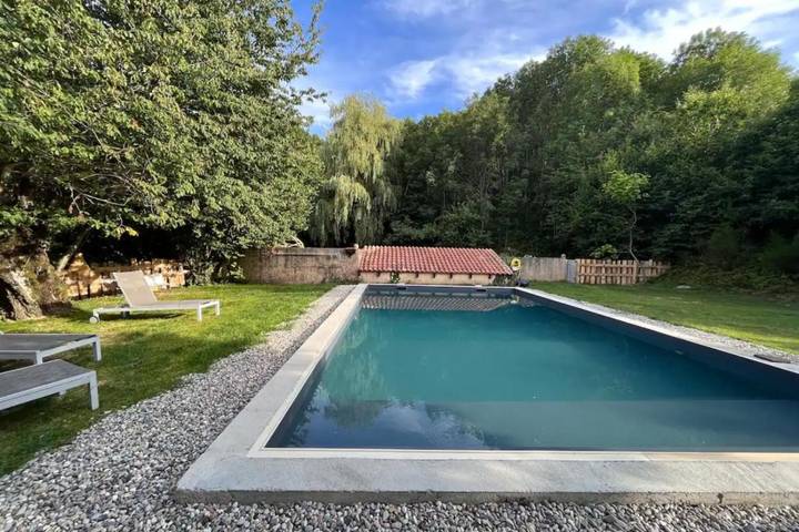 Tente pour 4 personnes, avec jardin et piscine, adapté aux familles en Ardèche - 2