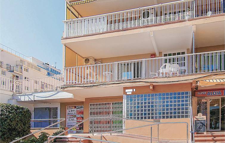 Ferienwohnung für 6 Personen, mit Terrasse und Garten in Malgrat de Mar