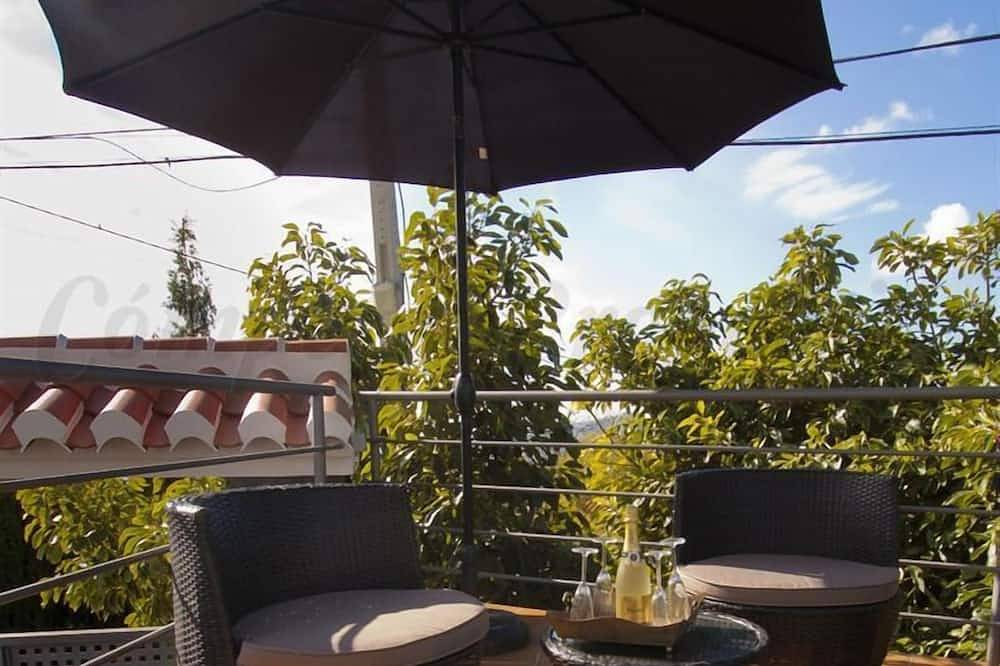 New luxury villa, 5 bedrooms, 5 bathrooms, private pool in Canillas de Albaida, Málaga Province