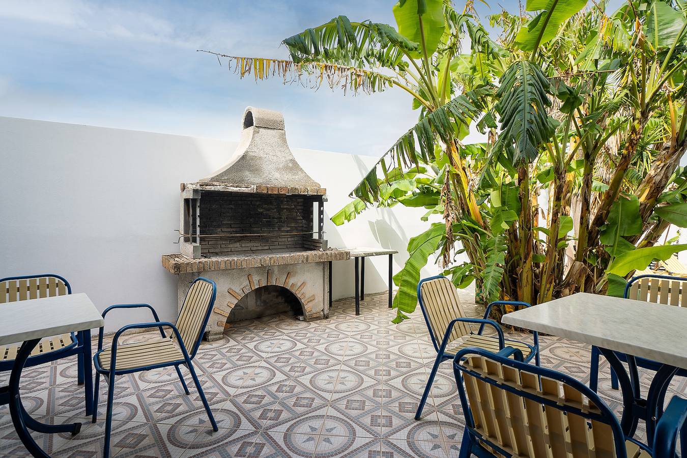 Hel enrumslägenhet, Apartment 'Sotirakis Economy Room 38' with Mountain View, Wi-Fi and Air Conditioning in Rhodos