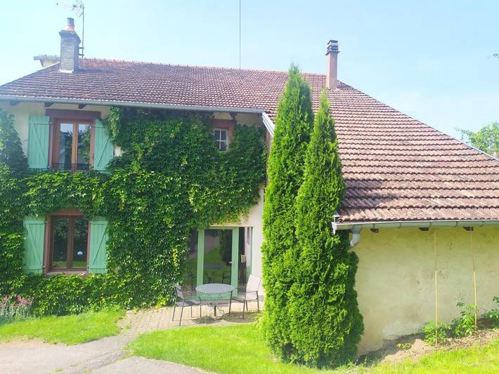 Gîte pour 5 personnes, avec terrasse à Ménil-de-Senones