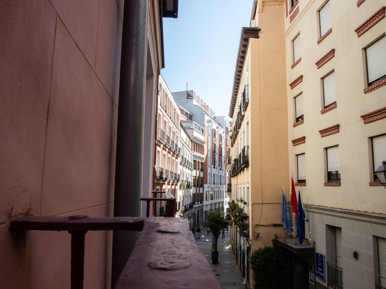 Entire apartment, Apartment in Malasaña for 8 people, Wi-Fi, air conditioning in Centro (Madrid), Madrid