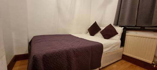 Vacation Apartment for 12 Guests in Camden, London, Picture 3