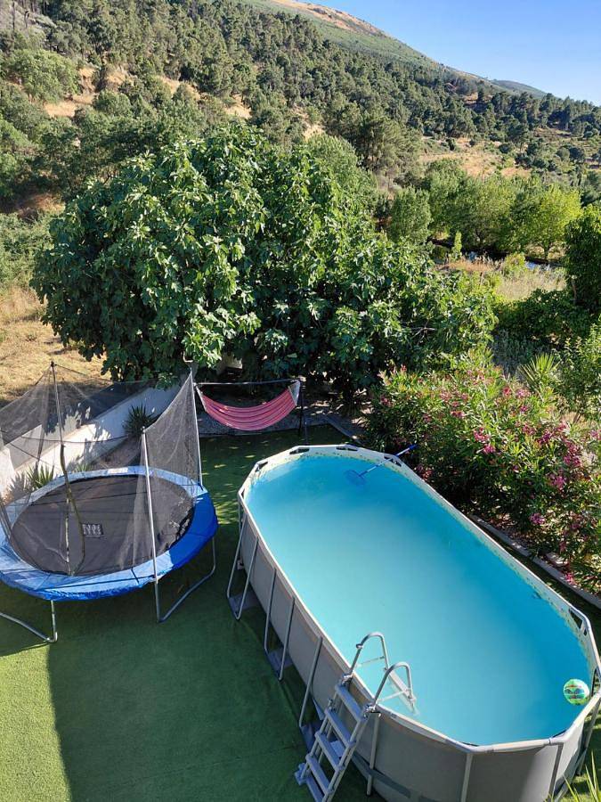 Maison d’hôte pour 4 personnes, avec Balcon et Terrasse ainsi que Jardin et Bassin pour enfant dans Torre de Moncorvo