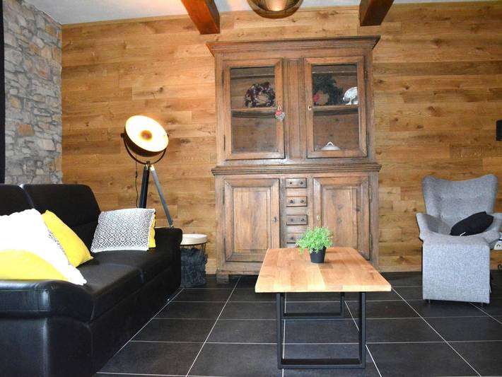 Chic Holiday Home in Vaux-sur-S�re with Garden in Vaux-sur-Sûre, Parc naturel Haute-Sûre Forêt d'Anlier