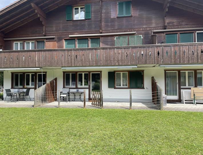 Hütte für 2 Personen, mit Terrasse in Lenk