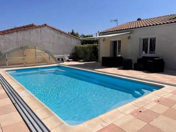 Location de vacances pour 6 personnes, avec terrasse et piscine à Saint-Froult