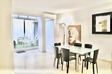Gîte pour 6 personnes, avec terrasse dans Palais Des Festivals Et Des Congres