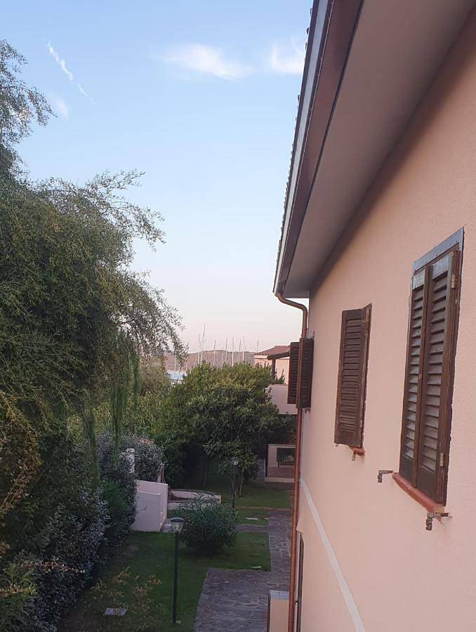 Gîte pour 4 personnes, avec jardin ainsi que vue et terrasse à Cannigione - 3