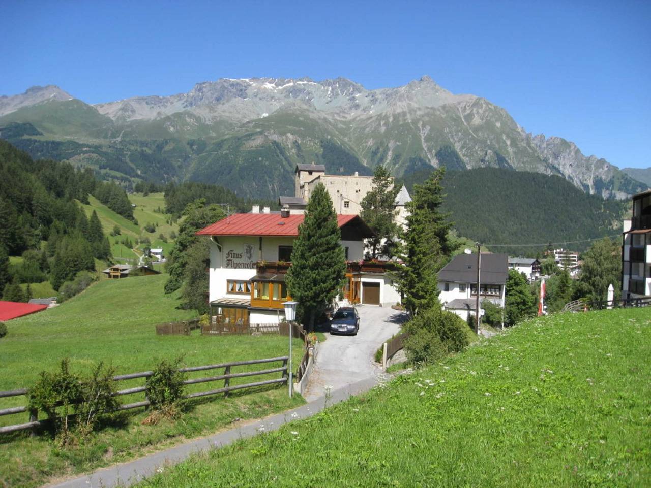 Ganze Ferienwohnung, Alpenrose- Apart - Ferienwohnung Schlossblick in Nauderer Berge, Nauders