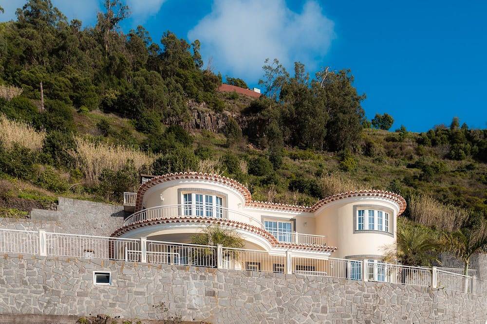 Casa vacanza a Arco da Calheta a partire da 249€ a notte